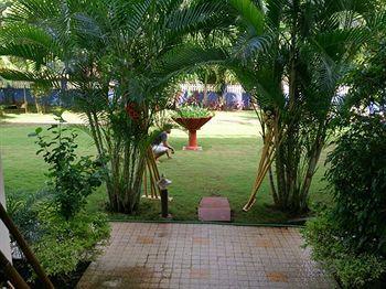 Retreat Anjuna Resort ภายนอก รูปภาพ