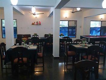 Retreat Anjuna Resort ภายนอก รูปภาพ
